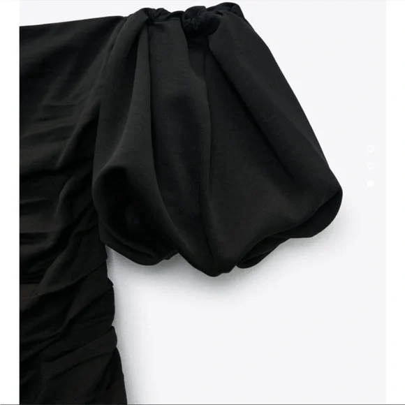 Short dress with ruching - Picture 6 of 8